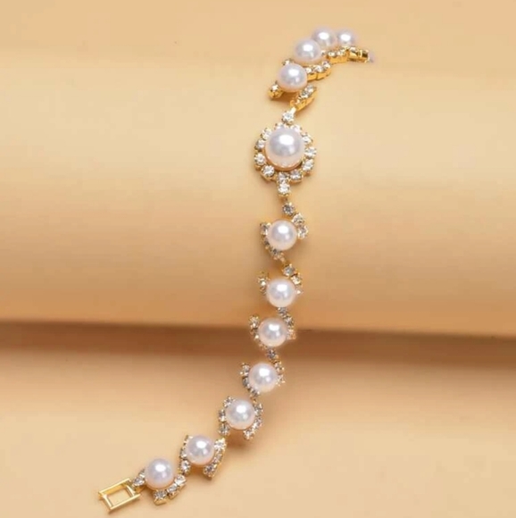 pearl and rhinestones bracelet - Picture 2 of 5